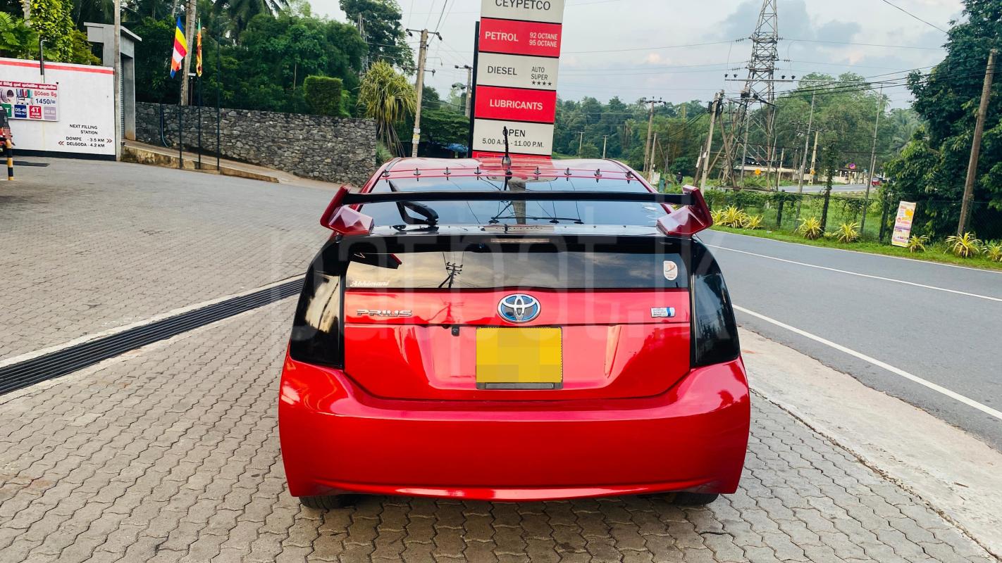 Toyota Prius 2011 - பயன்படுத்தப்பட்டது கார் sale in Sri Lanka - patpat.lk
