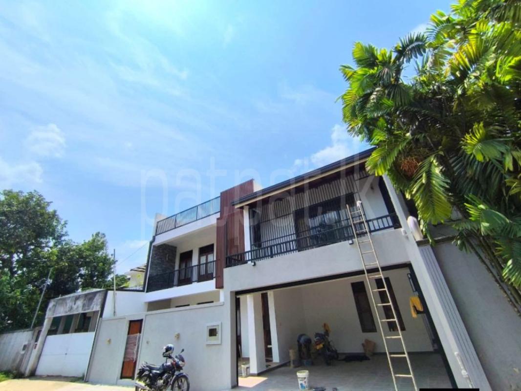 House for Sale in Talawatugoda