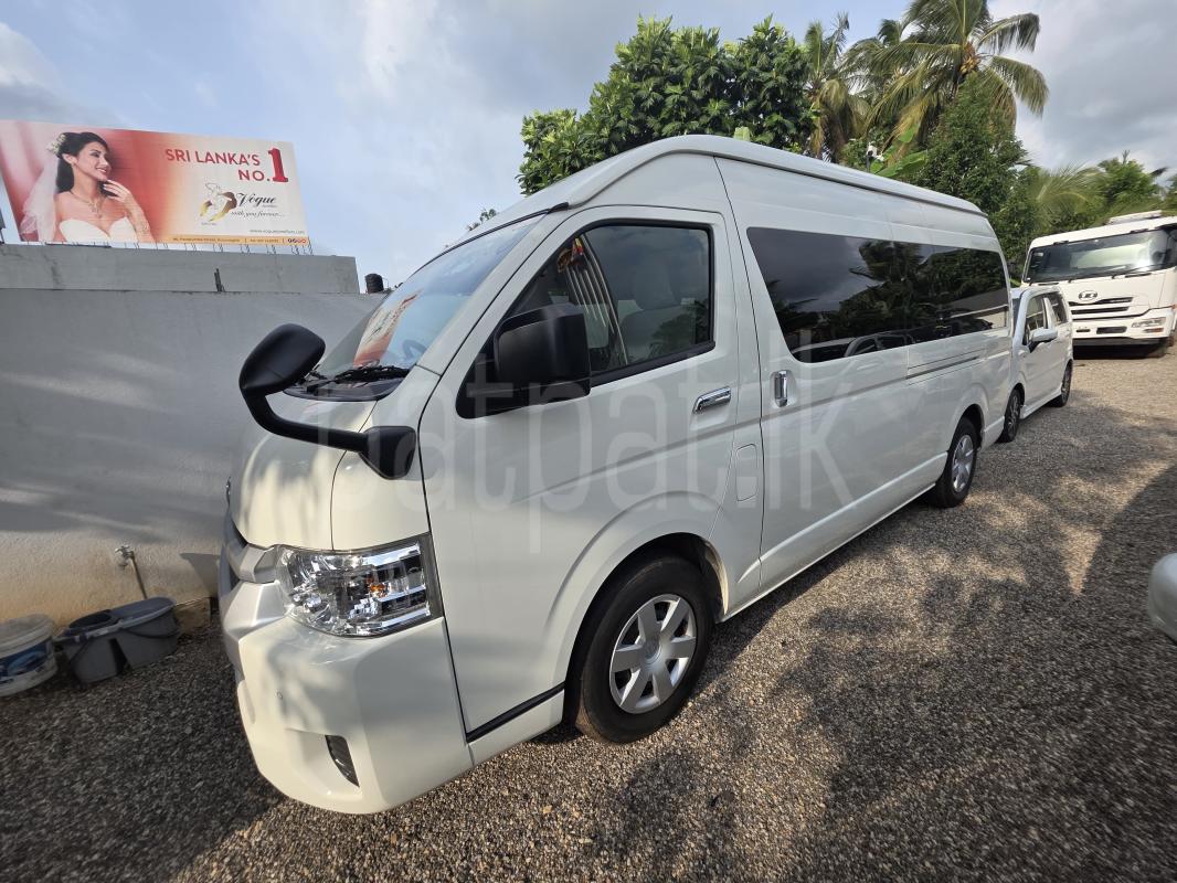 Toyota Hiace 2024 - சான்றளிக்கப்பட்டது வேன் sale in Sri Lanka - patpat.lk