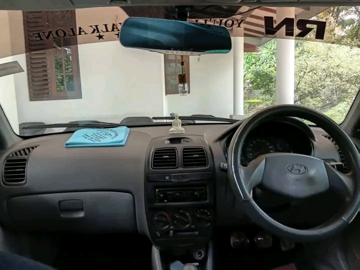 Hyundai Accent 2000 - Used Car sale in Sri Lanka - patpat.lk