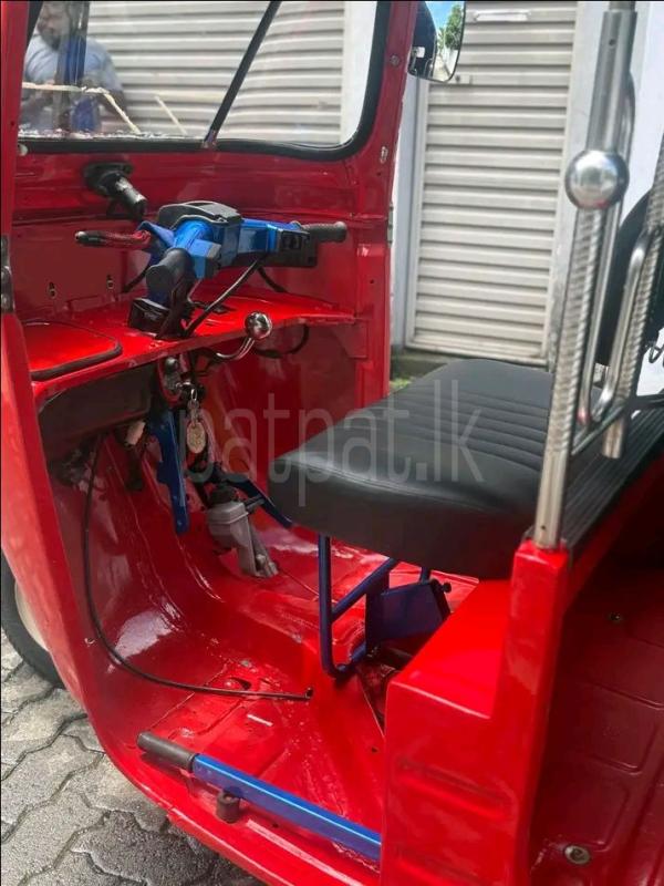 Bajaj 2 stroke 2005 - பயன்படுத்தப்பட்டது முச்சக்கர வண்டி sale in Sri Lanka - patpat.lk