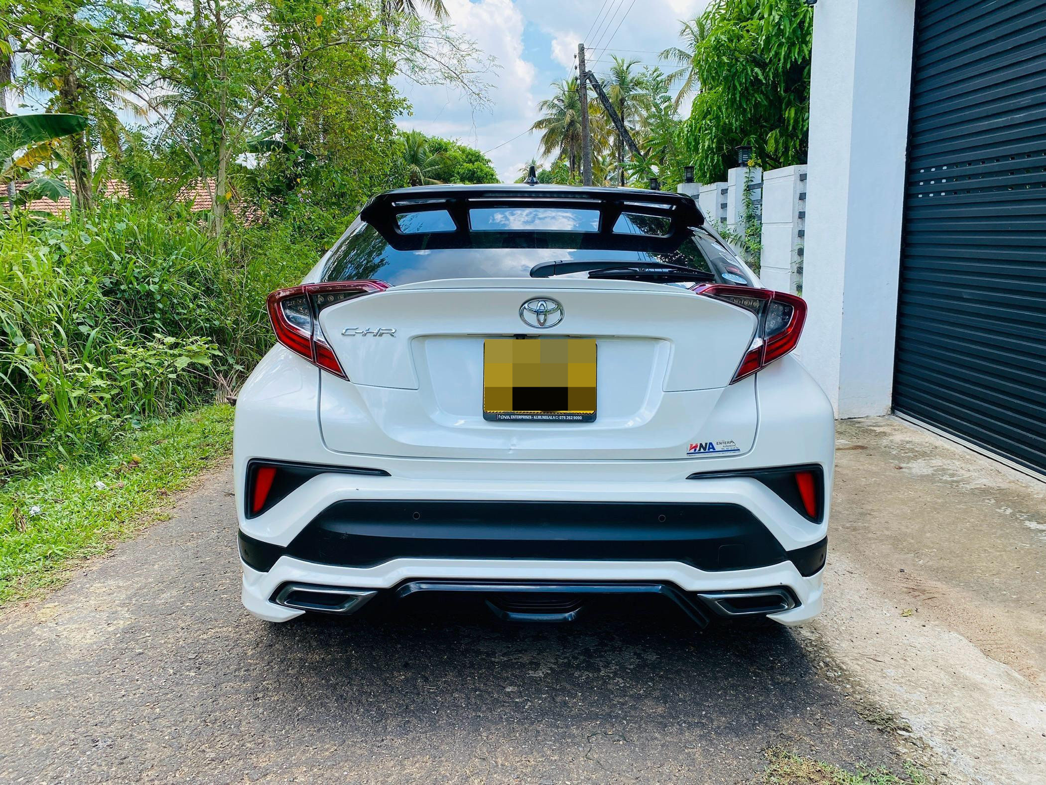 Toyota CHR 2018 - பயன்படுத்தப்பட்டது SUV sale in Sri Lanka - patpat.lk