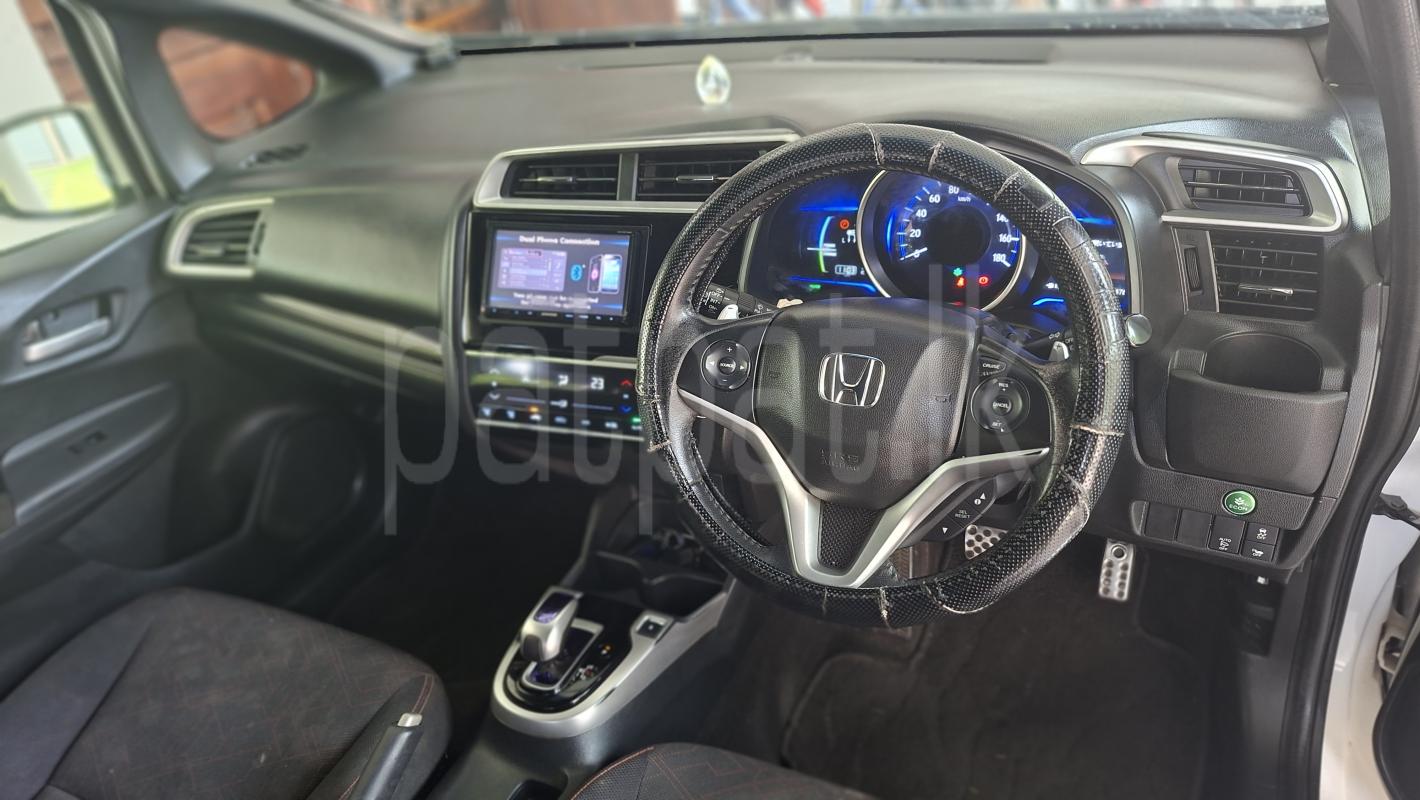 Honda Fit 2015 - பயன்படுத்தப்பட்டது கார் sale in Sri Lanka - patpat.lk