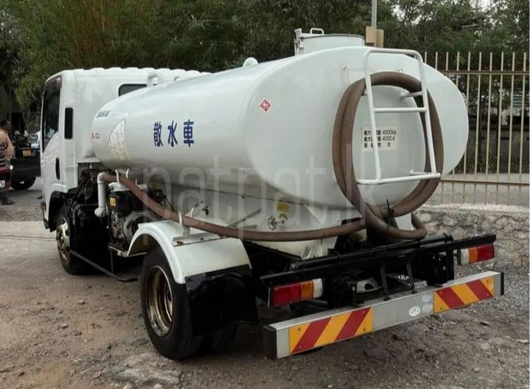 Advertisement image 3