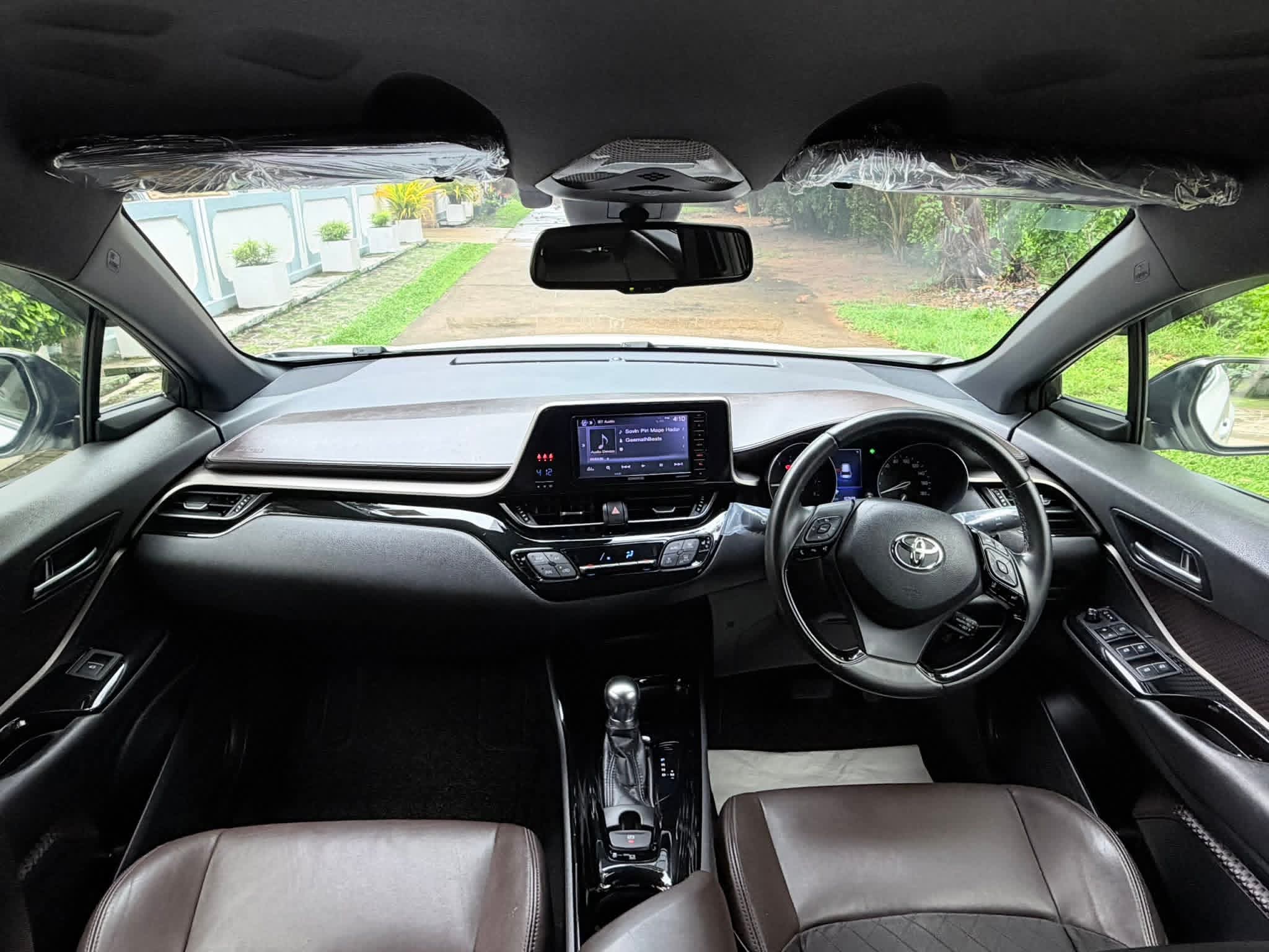 Toyota CHR 2017 - பயன்படுத்தப்பட்டது SUV sale in Sri Lanka - patpat.lk