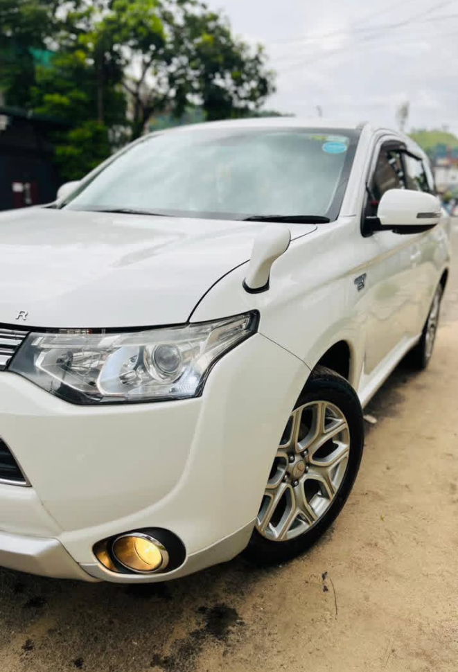 Mitsubishi Outlander 2015 - Used SUV sale in Sri Lanka - patpat.lk