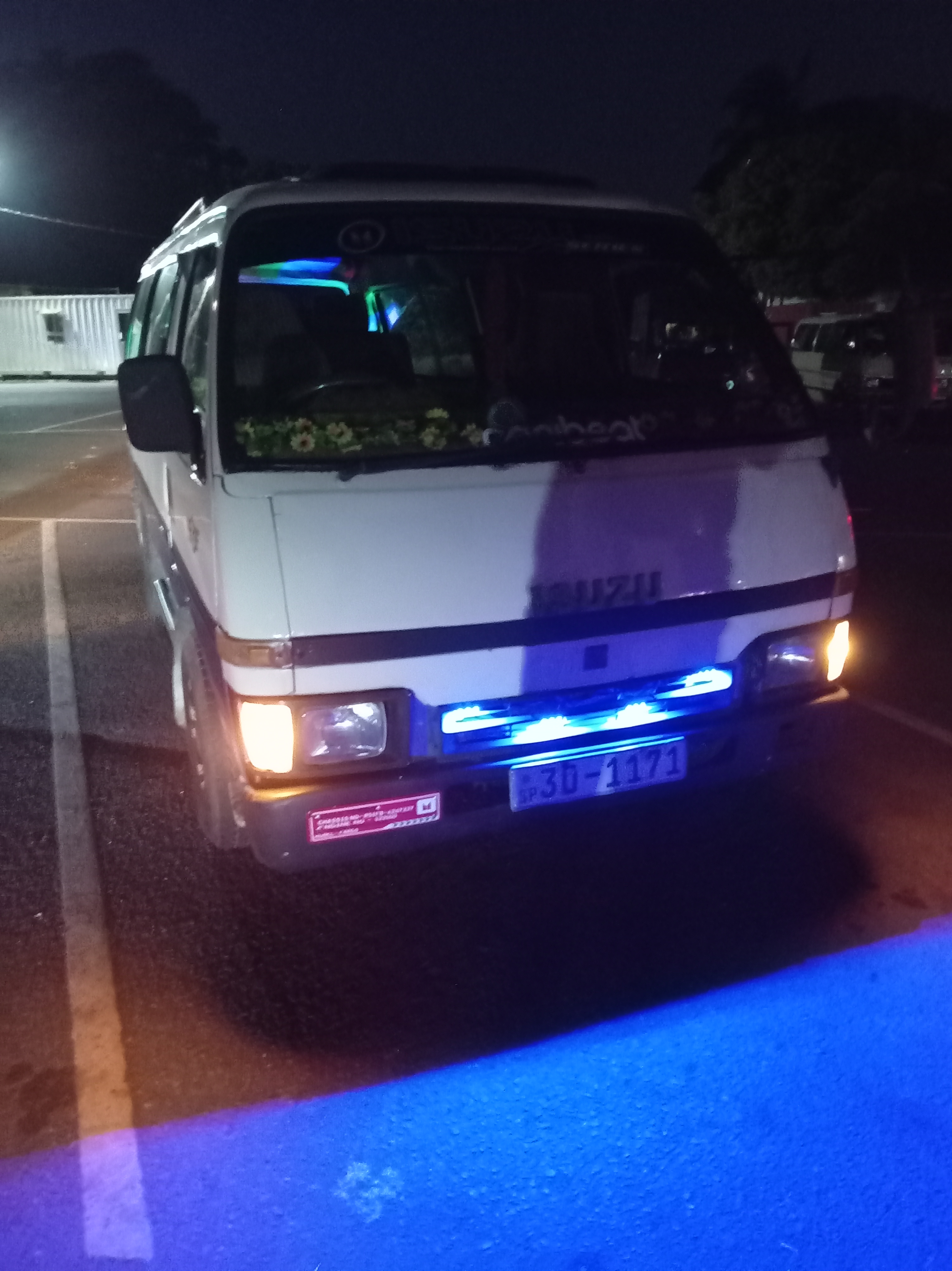 Isuzu Fargo 1982 - Used Van sale in Sri Lanka - patpat.lk