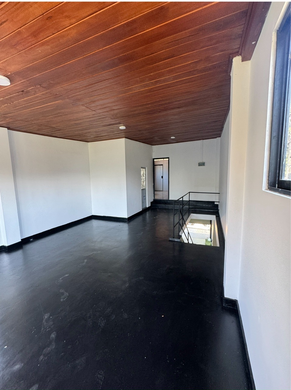 Building for Rent in Peradeniya