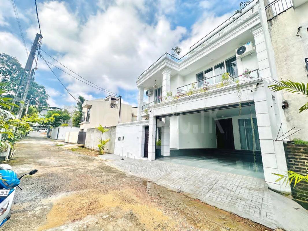 House for Sale in Pelawatta