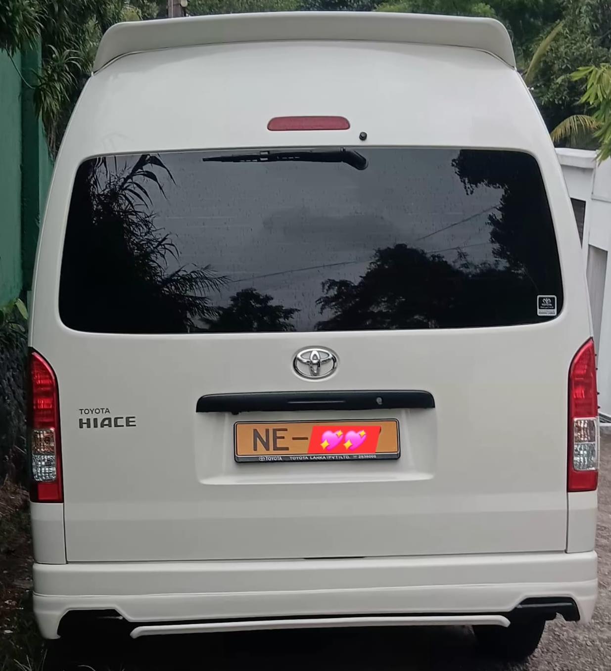 Toyota Hiace 2016 - பயன்படுத்தப்பட்டது வேன் sale in Sri Lanka - patpat.lk
