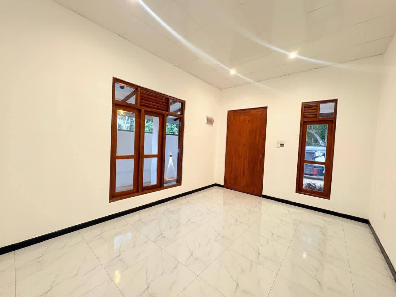 House for Sale in Weliveriya
