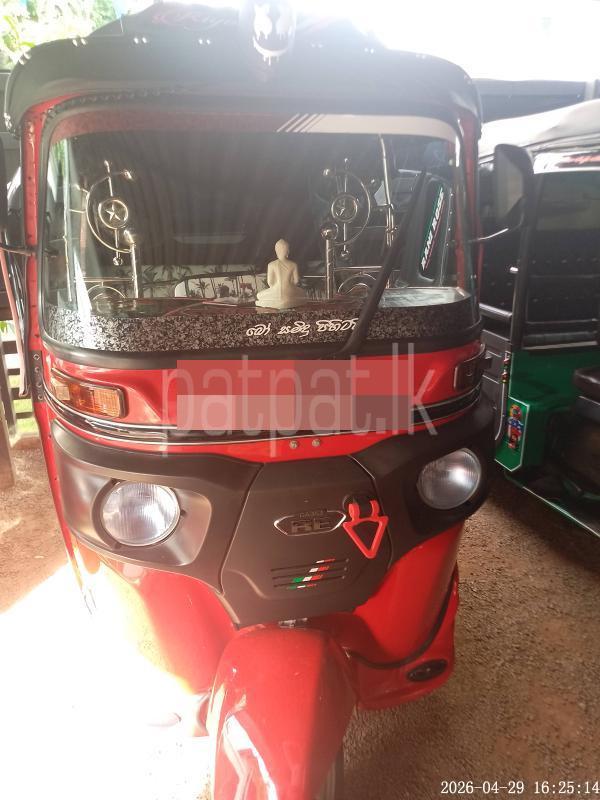 Bajaj Three Wheel 2015 - பயன்படுத்தப்பட்டது முச்சக்கர வண்டி sale in Sri Lanka - patpat.lk