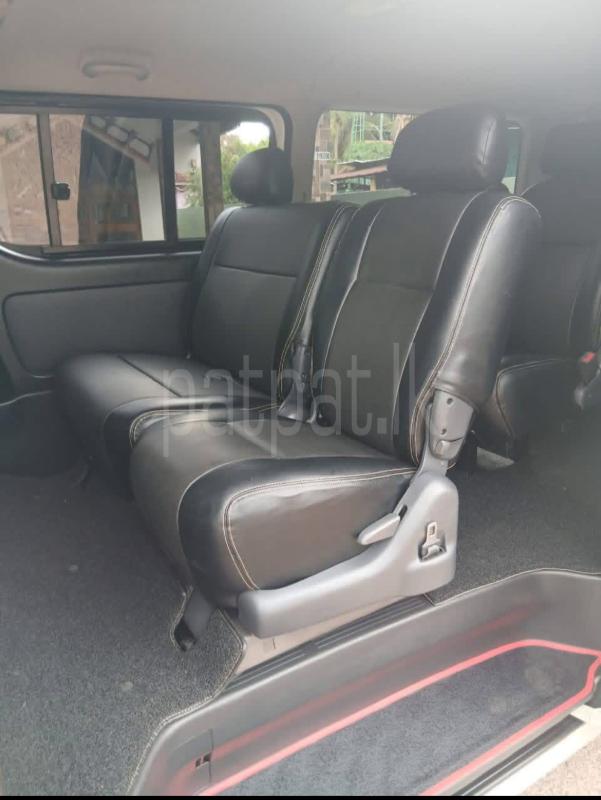 Toyota Hiace 2011 - பயன்படுத்தப்பட்டது வேன் sale in Sri Lanka - patpat.lk