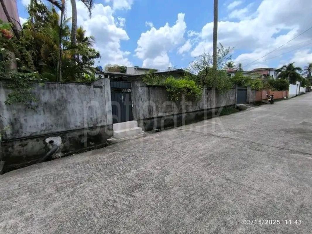Residential Land for Sale in Pelawatta