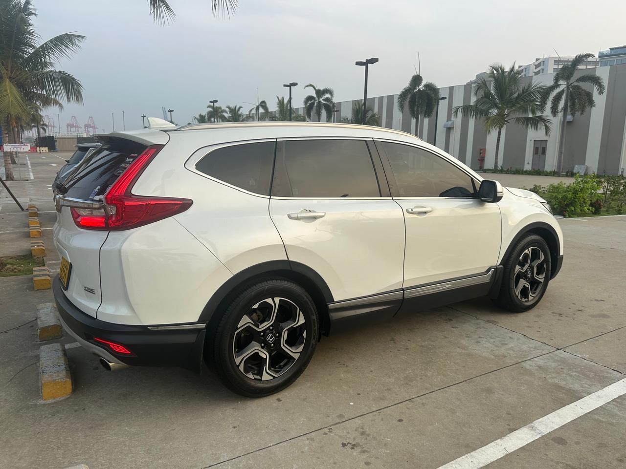 Honda CR V 2018 - பயன்படுத்தப்பட்டது SUV sale in Sri Lanka - patpat.lk