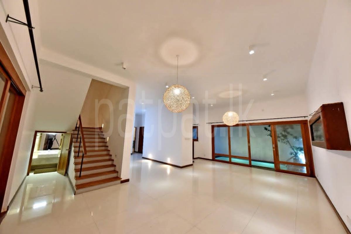 House for Sale in Talawatugoda