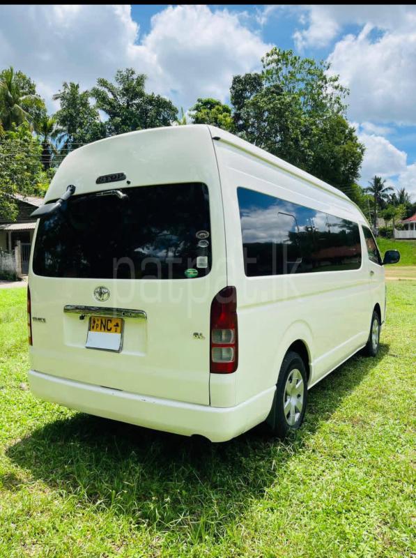 Toyota Hiace 2015 - பயன்படுத்தப்பட்டது வேன் sale in Sri Lanka - patpat.lk