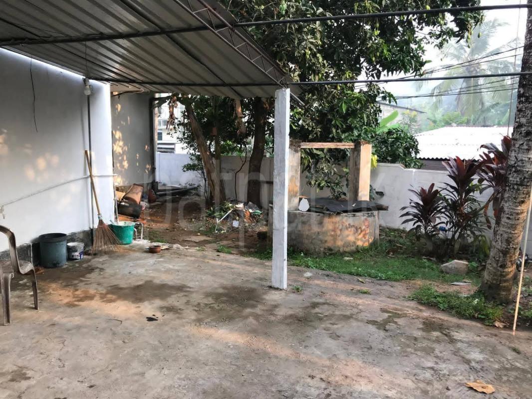 Commercial Land for Sale in Nawala