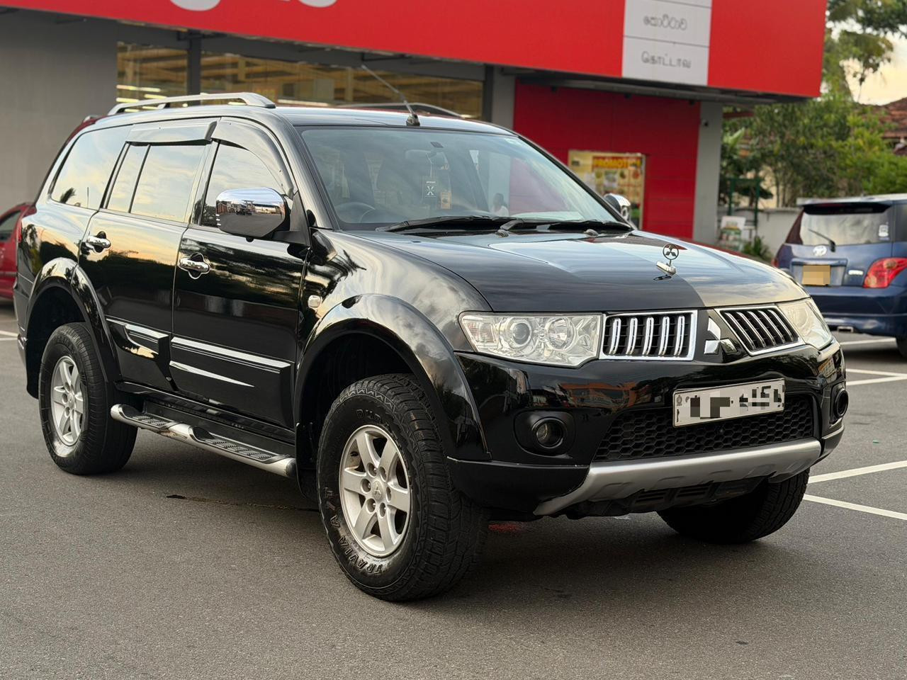 Mitsubishi Sportero 2012 - பயன்படுத்தப்பட்டது SUV sale in Sri Lanka - patpat.lk