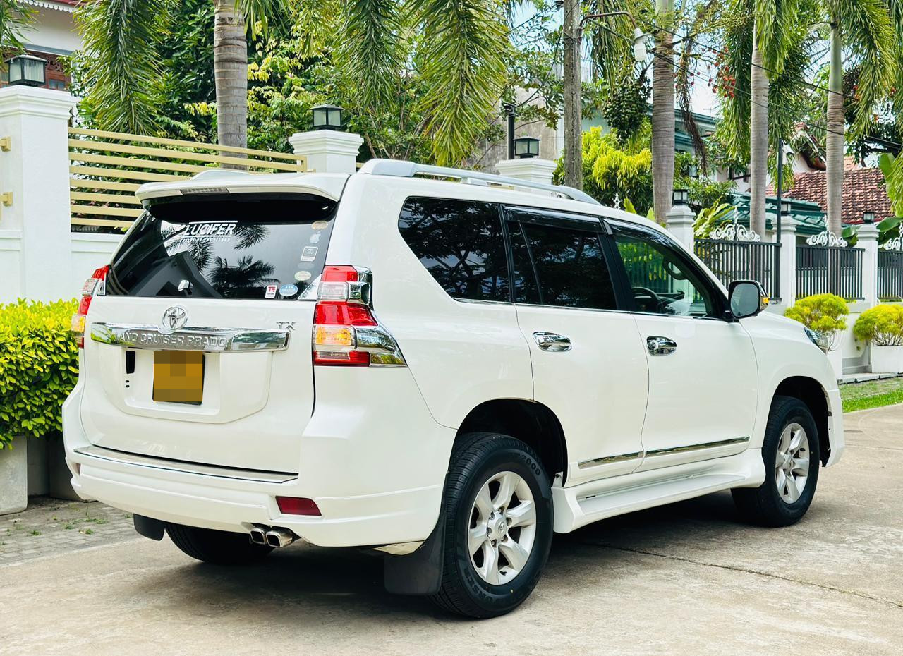Toyota Land Cruiser Prado 2011 - பயன்படுத்தப்பட்டது SUV sale in Sri Lanka - patpat.lk