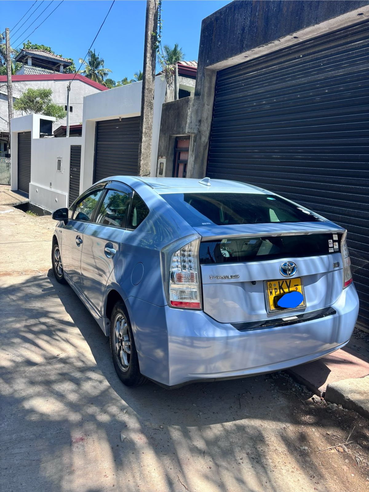 Toyota Prius 2011 - பயன்படுத்தப்பட்டது கார் sale in Sri Lanka - patpat.lk