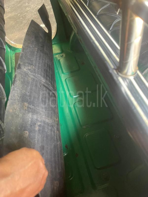 Bajaj 4 stroke 2014 - Reconditioned Three wheeler sale in Sri Lanka - patpat.lk