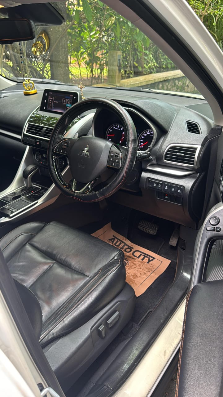 Mitsubishi ECLIPE 2018 - Used SUV sale in Sri Lanka - patpat.lk