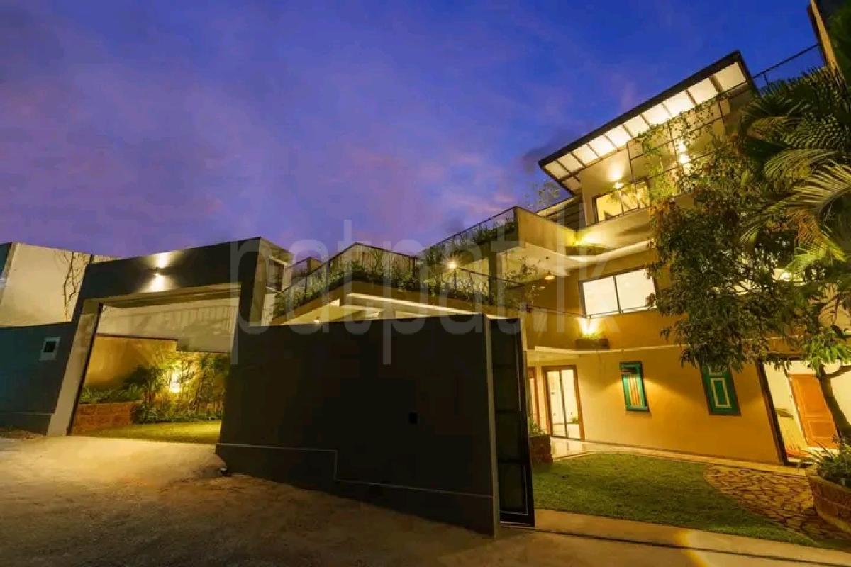 Advertisement image 3