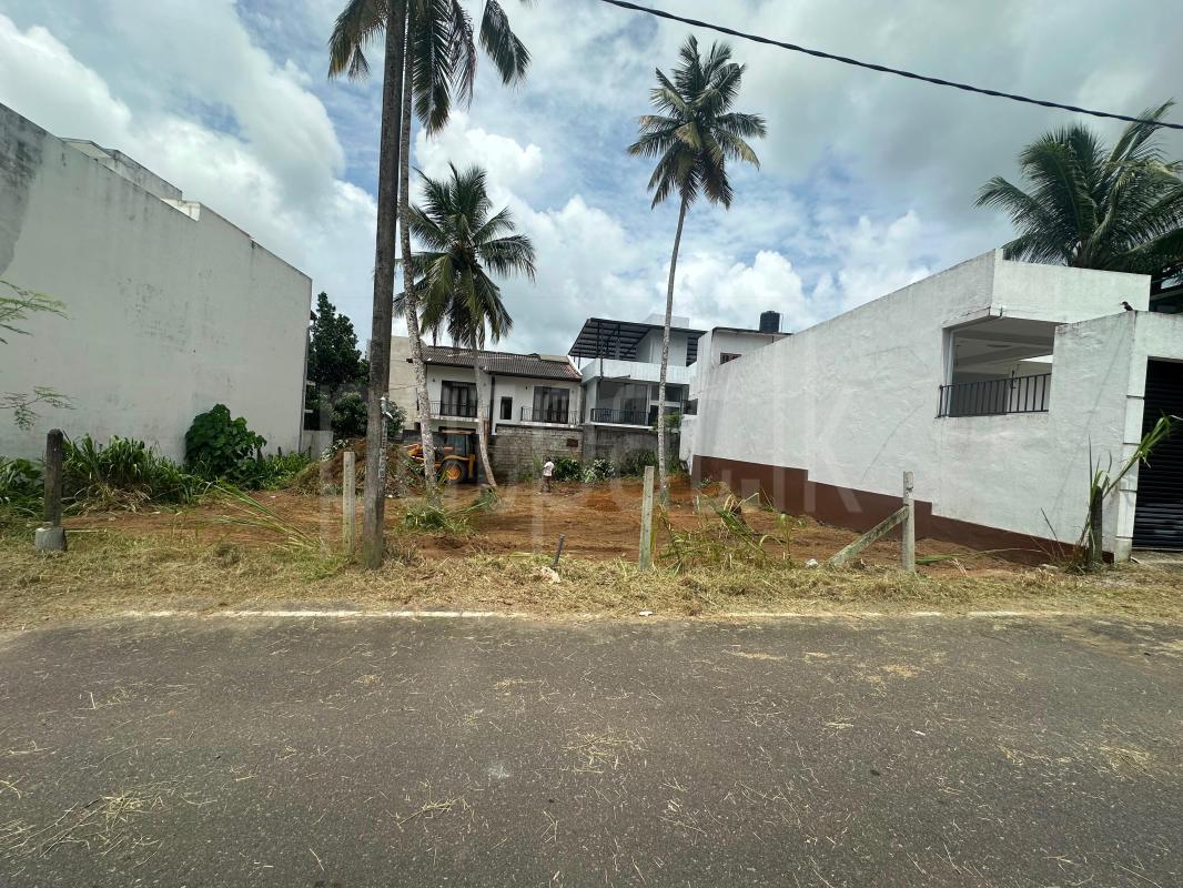 Residential Land for Sale in Athurugiriya