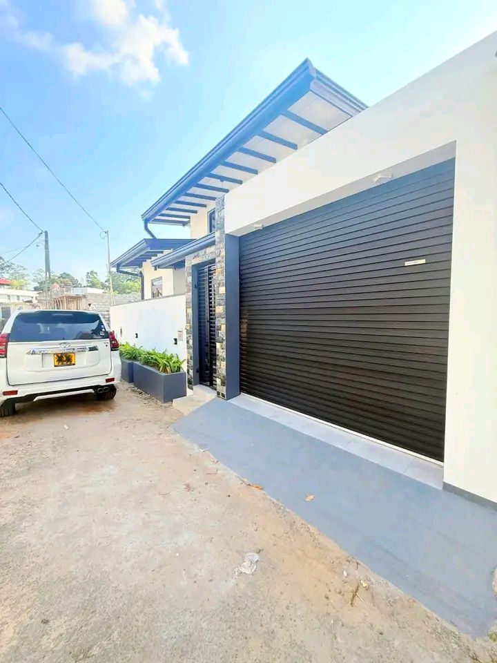 House for Sale in Athurugiriya