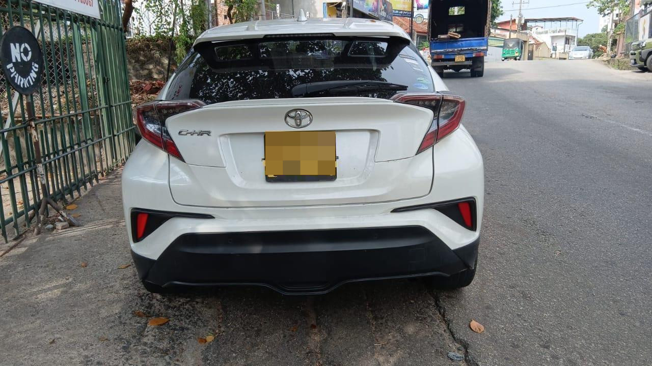 Toyota CHR 2017 - பயன்படுத்தப்பட்டது SUV sale in Sri Lanka - patpat.lk