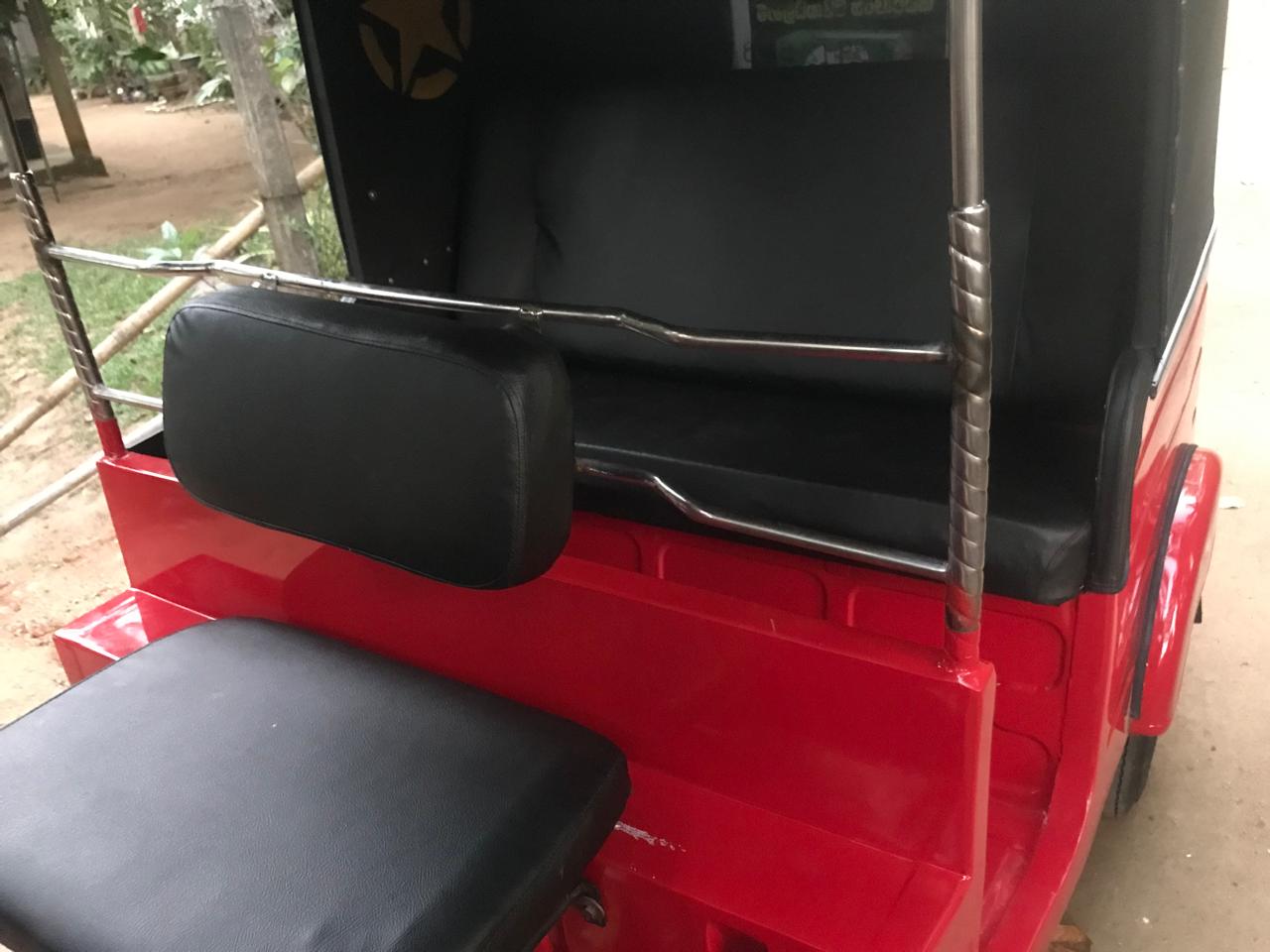 Bajaj 2 stroke 2005 - பயன்படுத்தப்பட்டது முச்சக்கர வண்டி sale in Sri Lanka - patpat.lk
