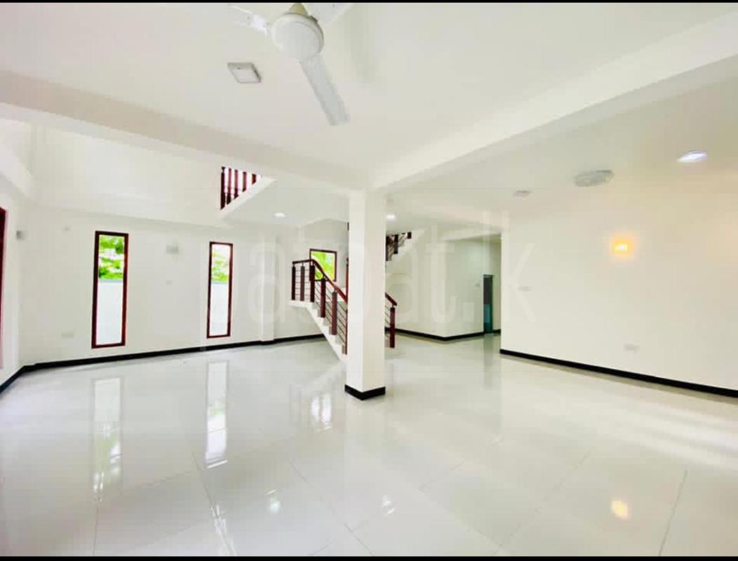 House for Sale in Colombo Fort (Colombo 01)