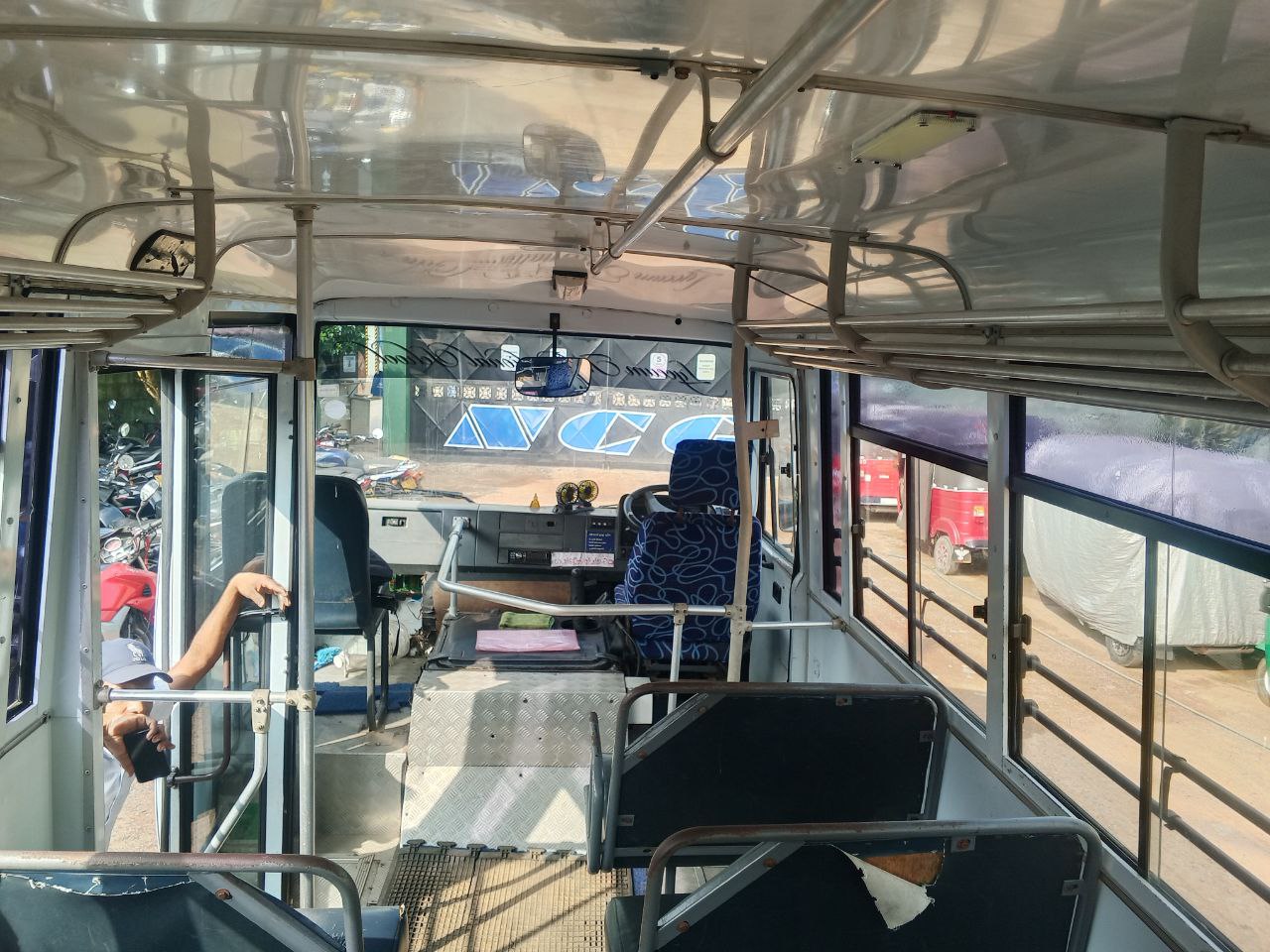 Tata 407 2011 - பயன்படுத்தப்பட்டது பஸ் sale in Sri Lanka - patpat.lk