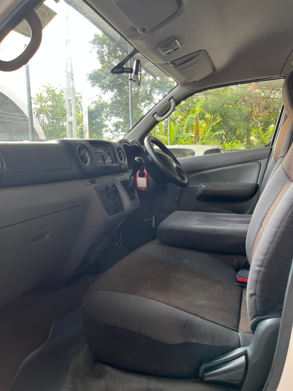 Nissan Caravan 2015 - பயன்படுத்தப்பட்டது வேன் sale in Sri Lanka - patpat.lk