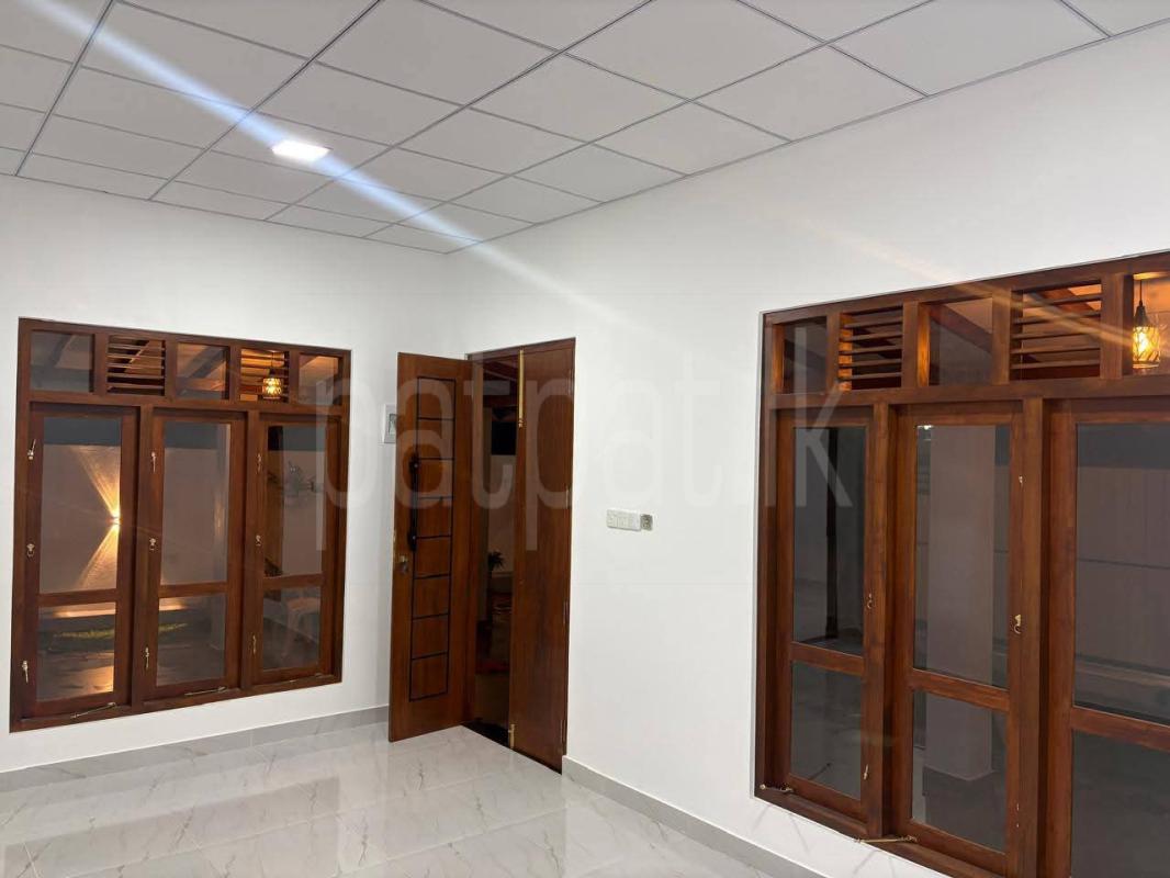 House for Sale in Weliveriya ads-image-1