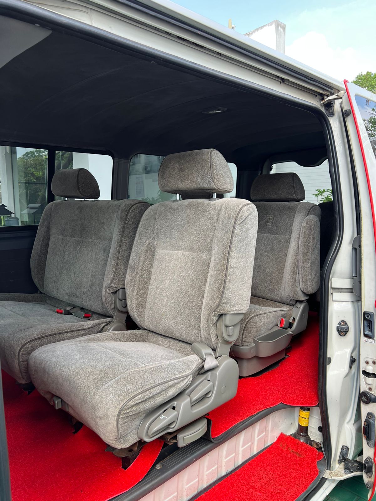 Toyota Hiace 2006 - Used Van sale in Sri Lanka - patpat.lk