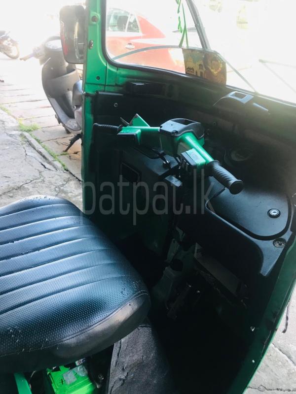 Bajaj 4 stroke 2015 - பயன்படுத்தப்பட்டது முச்சக்கர வண்டி sale in Sri Lanka - patpat.lk