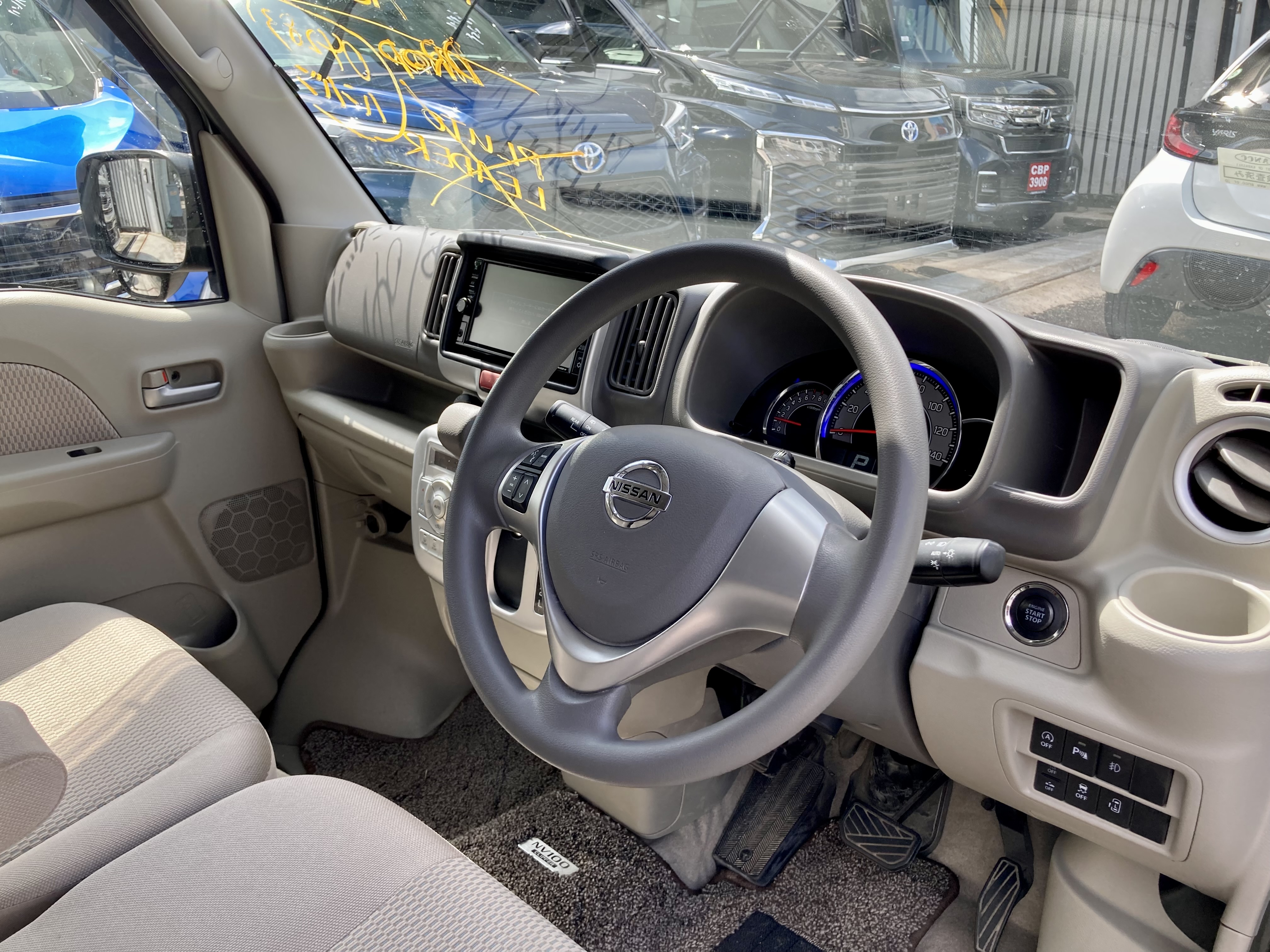 Nissan Cilper 2023 - சான்றளிக்கப்பட்டது வேன் sale in Sri Lanka - patpat.lk