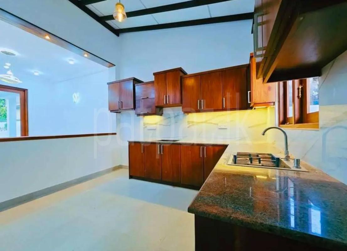 House for Sale in Athurugiriya