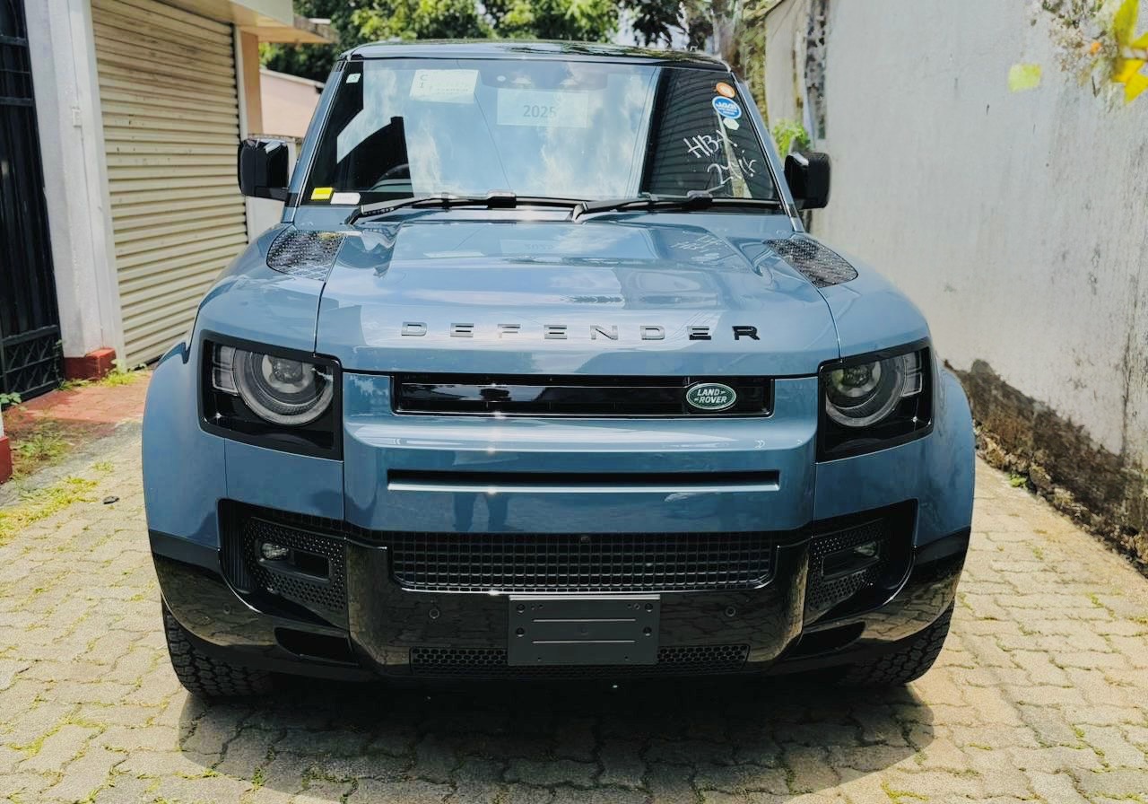 Land Rover Defender 2025 ads-image-1