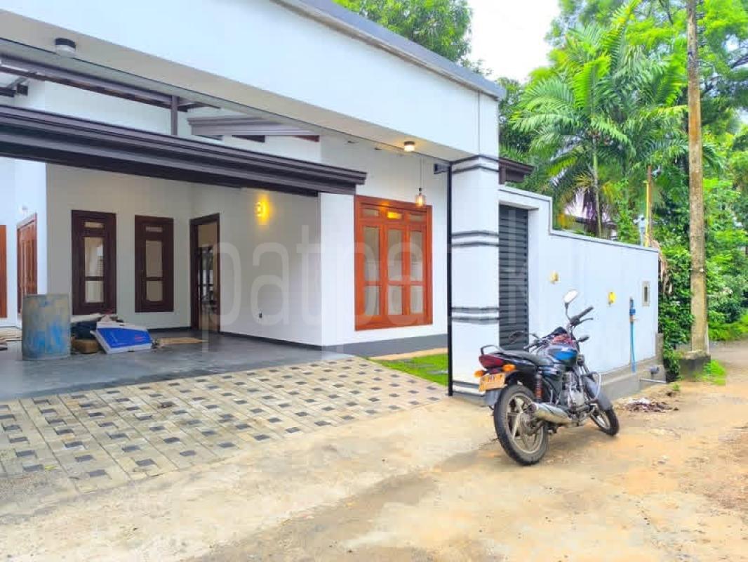 House for Sale in Athurugiriya