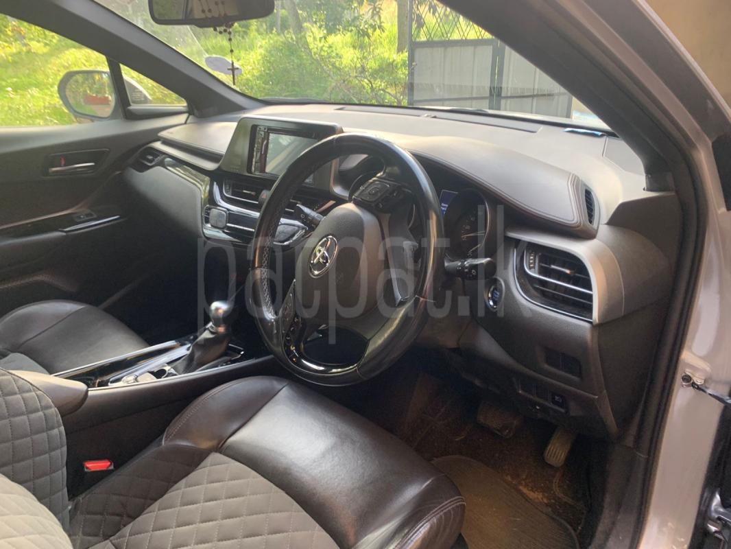 Toyota CHR 2018 - பயன்படுத்தப்பட்டது SUV sale in Sri Lanka - patpat.lk
