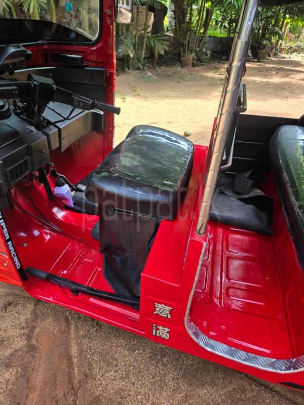 Bajaj Three Wheel 2015 - பயன்படுத்தப்பட்டது முச்சக்கர வண்டி sale in Sri Lanka - patpat.lk