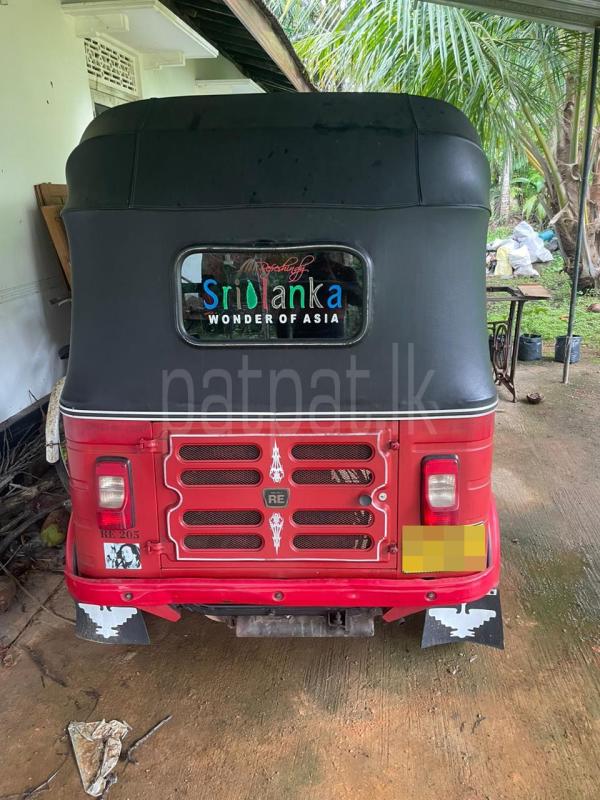 Bajaj Three Wheel 2018 - பயன்படுத்தப்பட்டது முச்சக்கர வண்டி sale in Sri Lanka - patpat.lk