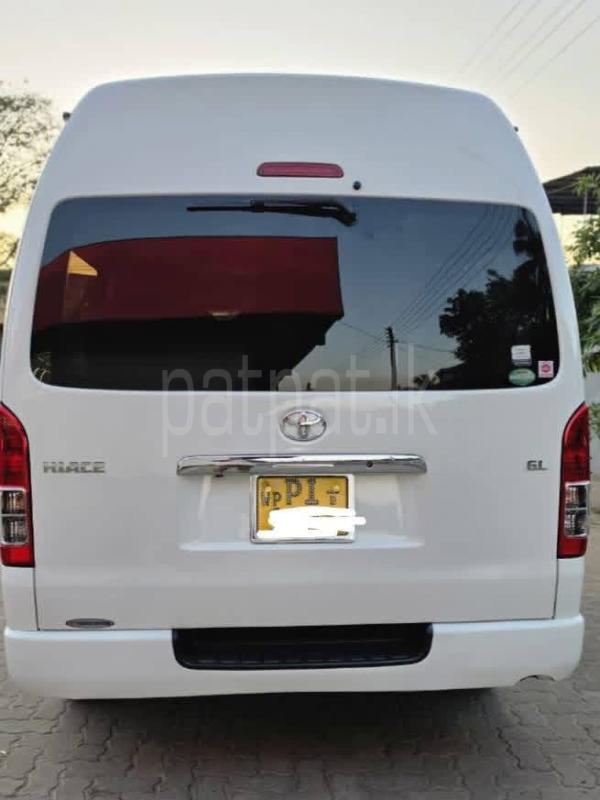 Toyota Hiace 2017 - பயன்படுத்தப்பட்டது வேன் sale in Sri Lanka - patpat.lk