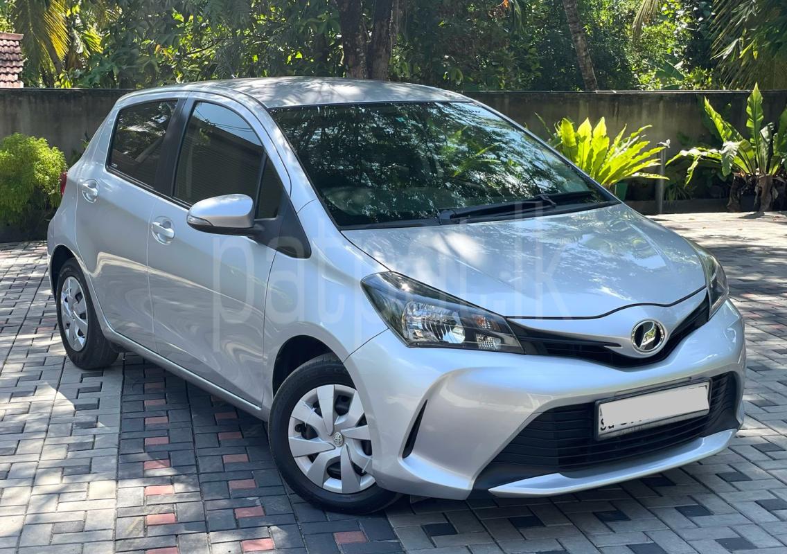 Toyota Vitz 2015 - பயன்படுத்தப்பட்டது கார் sale in Sri Lanka - patpat.lk