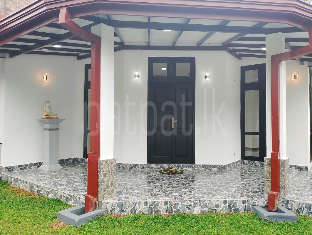 House for Sale in Athurugiriya