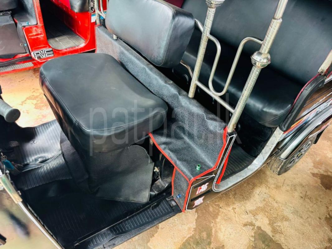 Bajaj 4 stroke 2010 - பயன்படுத்தப்பட்டது முச்சக்கர வண்டி sale in Sri Lanka - patpat.lk