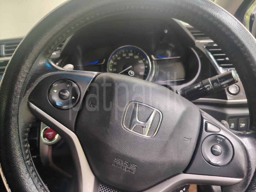 Honda Grace 2015 - Used Car sale in Sri Lanka - patpat.lk
